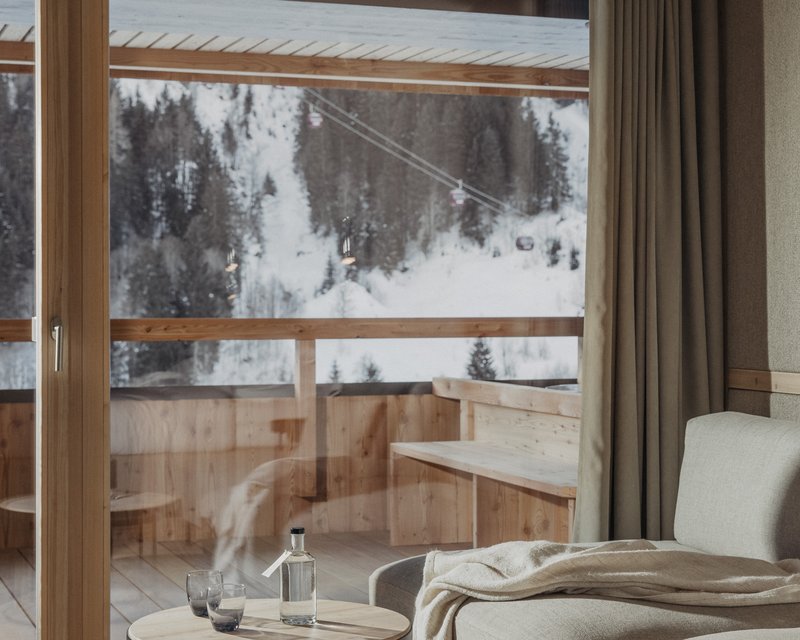 Hotel suite with views to the garden