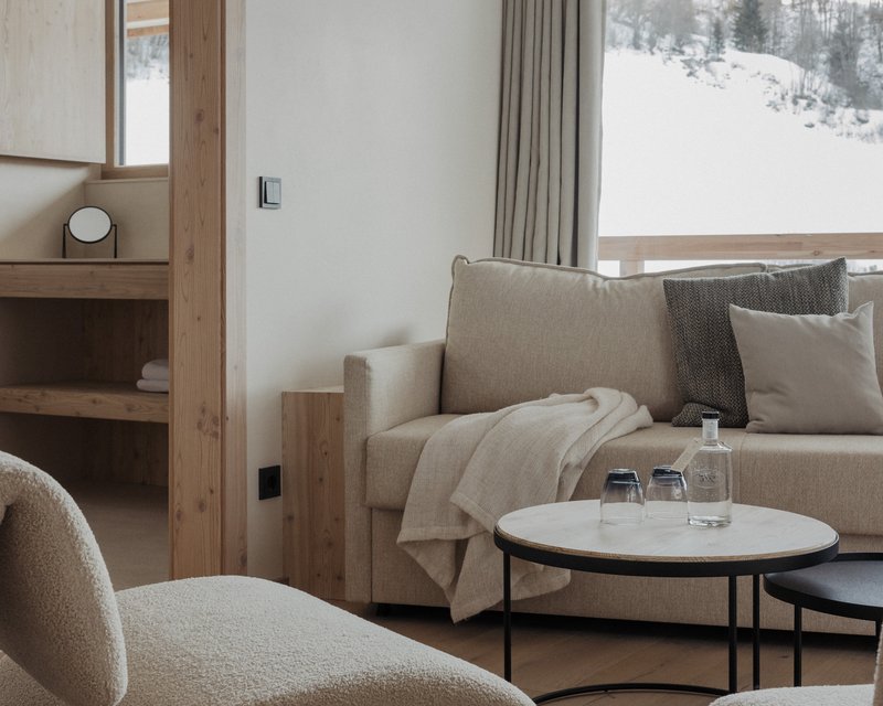 Hotel suite with views to the garden